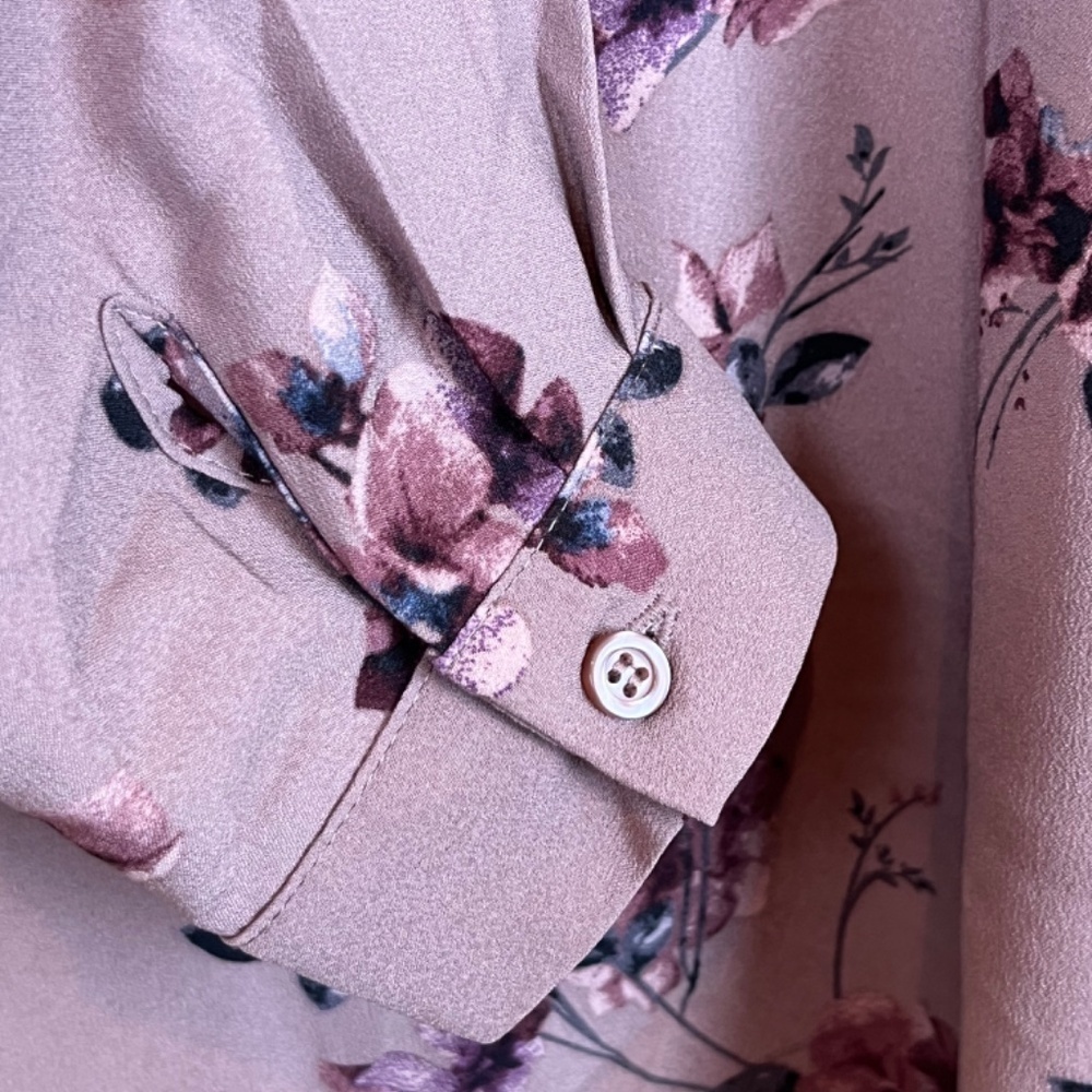 Hilary Radley V Neck Long Sleeve Mauve Floral Blouse; Size S; EUC - Picture 3 of 7